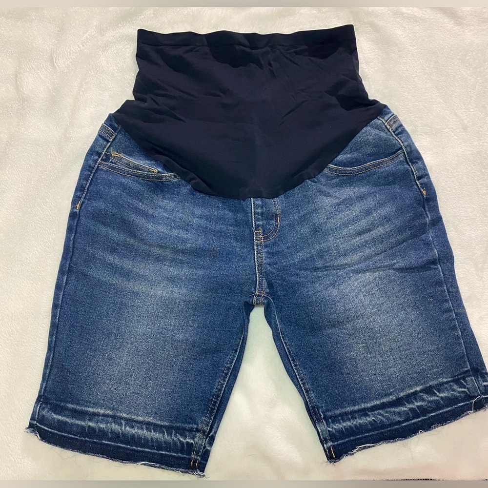 Maternity denim shorts size M